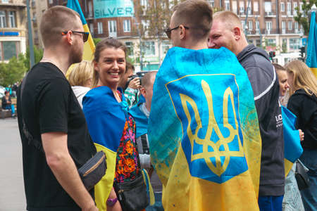 Budapest | Hungary - 2022.03.08: People with flags in Budapest gather to support Ukrainians and stop the war started by russiaのeditorial素材