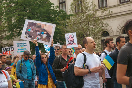 Budapest | Hungary - 2022.03.08: People with flags in Budapest gather to support Ukrainians and stop the war started by russiaのeditorial素材