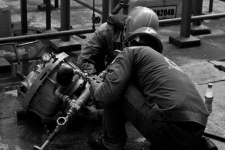 workers are repairing sundyne  pump in petrochemical plantのeditorial素材