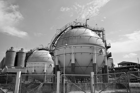 liguid gas tanks is inflammable gasのeditorial素材