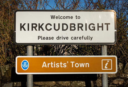 Kirkcudbright, Scotland - 28th December 2020: Welcome to Kirkcudbright, please drive carefully, Artists' Town signのeditorial素材