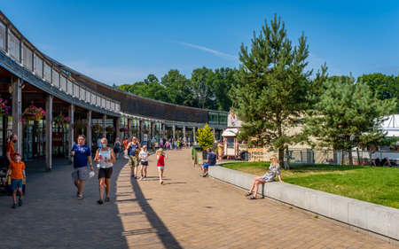 Loch Lomond, Scotland - July 25th 2021: Busy Loch Lomond Shores during the summer, Balloch, Scotlandのeditorial素材
