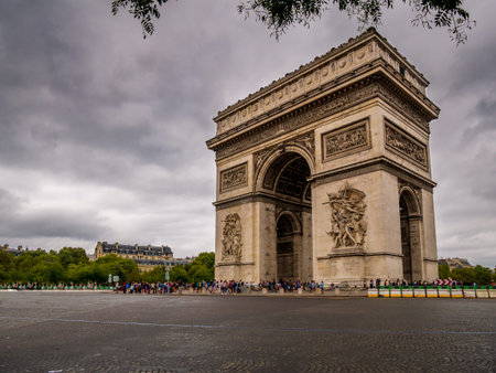 Paris, France - August 15, 2018 : Tourist surrounding one of the most famous monuments of Paris - Arc de Triumphのeditorial素材