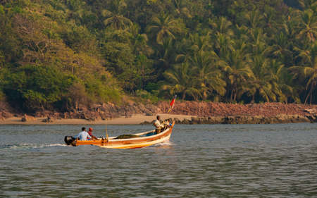 Malvan, INDIA - December 23, 2021 : Unidentified tourists enjoying boat ride in  Devbagh beach, Sindhudurga, a place listed in 30 favorite tourist destination around worldのeditorial素材
