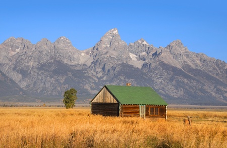 Abandoned house in  Grand Tetons backgroundの写真素材