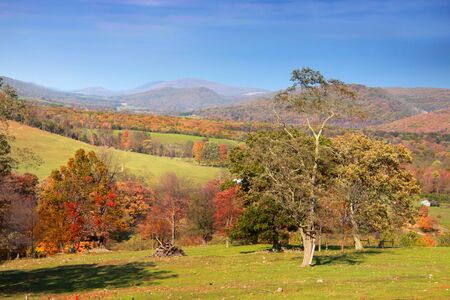  Appalachian mountains in Autumn timeの写真素材