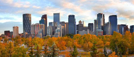 CALGARY, ALBERTA, CANADA - September 29 , 2017 - View of the Calgary, Alberta skyline from Edowrthy Parkのeditorial素材
