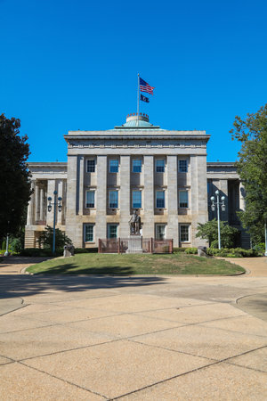 Raleigh, North Carolina - September 04, 20202 : North Carolina state capital building is one of the Nation's most intact examples of a Greek Revival public building.のeditorial素材