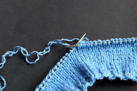 knitting needles blue