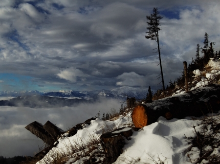 incomming storm at heukuppeの写真素材