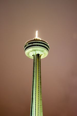 skylon tower at niagara falls shot at nightのeditorial素材