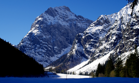Falzthurntal in Karwendelgebirge am Achenseeの写真素材
