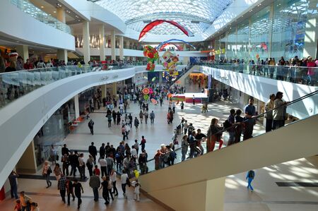 A crowd of people shopping in the shopping center  Moremoll  on the opening day on OCTOBER 27, 2012, Sochi, Russia  The investment amounted to 7 5 billion rublesのeditorial素材