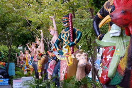 ANG THONG, THAILAND - SEPTEMBER 9, 2018: China god and The statue depicts the pain of a sinner in hell according to Buddhist believe At Wat Muang, Ang Thong, Thailandのeditorial素材