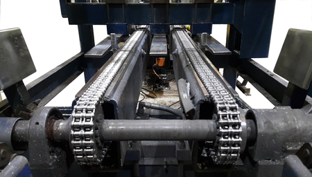 Chain and roler conveyor systems for transfer product to storage in factoryの写真素材