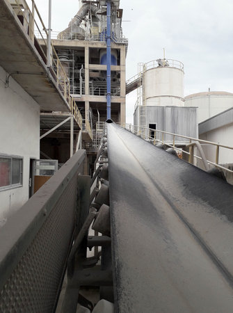 Belt conveyor for transferring material raw to siloの写真素材