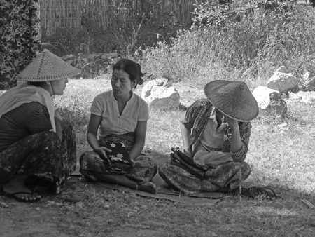 Women having a talkのeditorial素材
