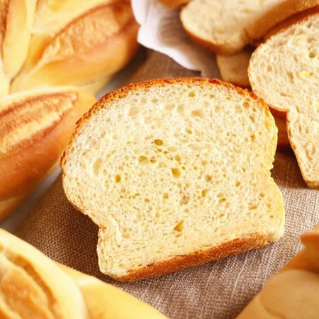 freshly baked bread slices