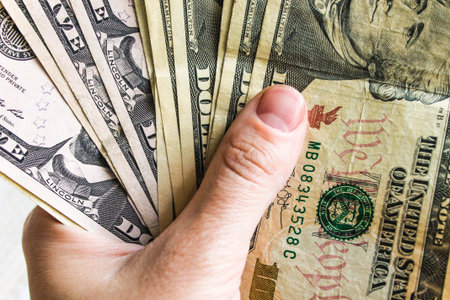 Dollar Hand