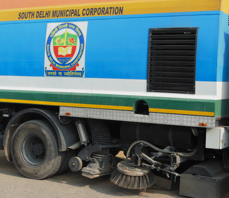 Vacuum dust cleaner sweeper truck Delhi India Dec 30 2017 South Delhi Municipal Corporationのeditorial素材