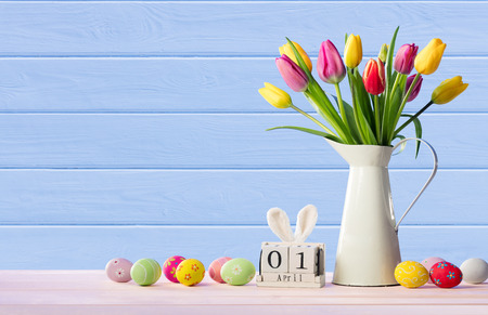Easter - Calendar With Decorated Eggs And Tulips - Pastel Colorsの写真素材