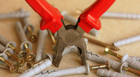 Pliers with dowels