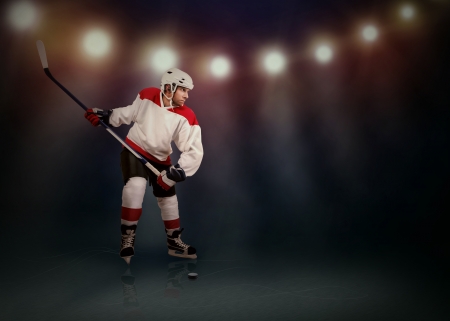 Ice Hockey player ready to make a snapshotの写真素材