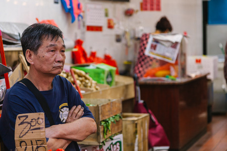 NEW YORK CITY - JUNE 16: Chinatown with an estimated population of 100,000 people is a neighborhood in Manhattan that is home to the largest enclave of Chinese people in the Western Hemisphere, on June 16, 2015 in Manhattan, New Yorkのeditorial素材
