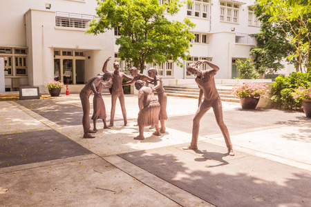 Bangkok, Thailand - June 5, 2016 : Statue of student or scholar or collegian at the Faculty of Art, Chulalongkorn Universityのeditorial素材