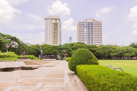Bangkok, Thailand - June 5, 2016: King Chulalongkorn and King Vajiravudth (Rama V and VI) statue at front of University with background of Faculty of Science buildingsのeditorial素材