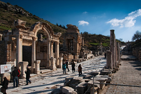 Temple of Hadrian at Ephesus, Turkey, was built before 138 A.D by P.Quintilius and was dedicated to the Emperor Hadrian, who came to visit the city from Athens in 128 A.D The facade of the temple has four Corinthian columns supporting a curved arch, in thのeditorial素材