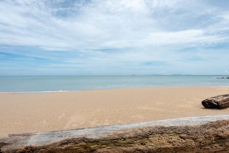 Summer beach paradise. Tropical island beach. Sea shore line. Island relax landscape travel conceptの写真素材