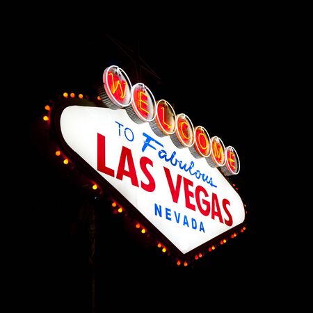 Welcome to Las Vegas sign at nightのeditorial素材