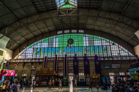 Bangkok, Thailand - Feb 14, 2015 Hualamphong terminal is the center of Thailandのeditorial素材
