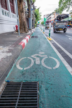 Bangkok, Thailand - Aug 10, 2015 Green lane or bike lane which only in downtown or popular place for tourist.のeditorial素材