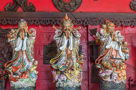 Bangkok, Thailand - Sep 19, 2015 Lok Hong Xiu, three Chinese gods who greeting you wealth, health and luck at Goddess Kuan Im palace which located on Soi Chokchai 4, seperate 39.のeditorial素材