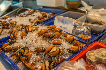 Bangkok, Thailand - Nov 14, 2015 Crab claw  for sell at Or Tor Kor market, a well known place for fresh food, fruits and foods. Located next to Jatujak market.のeditorial素材