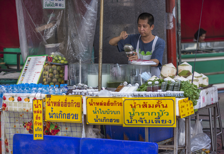 Bankok, Thailand - Sep 9, 2017 Unidentified street vendor of herb drinks and juice in Yaowarat or Chinatownのeditorial素材