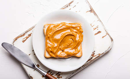 Toast with peanut butter