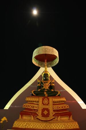 Night Indra statue  Wat Thatonの写真素材