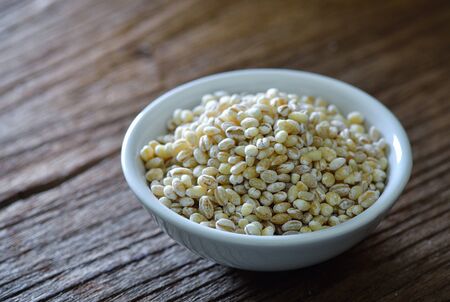 pearl barley in bowlの写真素材