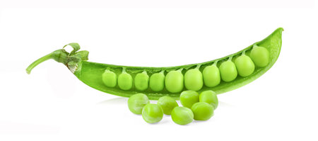 Green peas isolated on white backgroundの写真素材