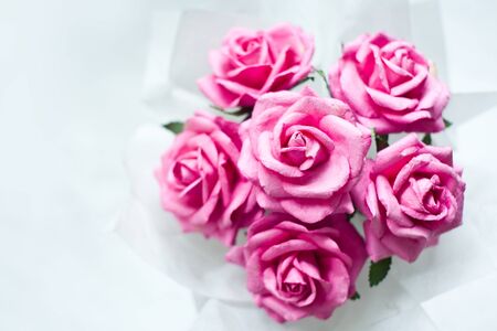 Paper pink rosesの写真素材