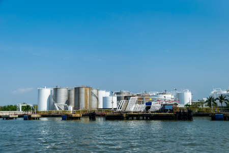 Industrial factory along the Chao Phraya river Samut Prakan Thailandのeditorial素材