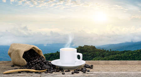 Coffee machine extraction into a coffee cup