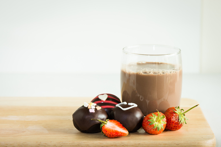Chocolat ball is delicious food on wooden backgroundの写真素材