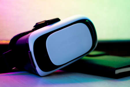 Virtual reality helmet for immersion in a fictional world. new technologies