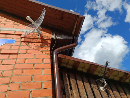 External parabolic antenna for the house, wireless internet for a country house