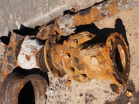 Disposed iron supply lines
