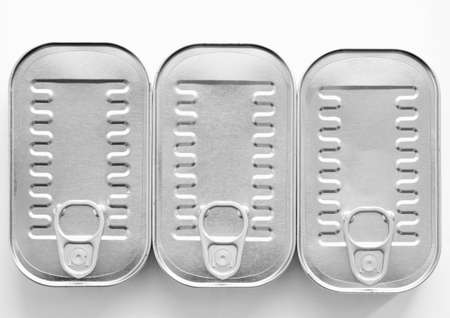 3 cans in a row